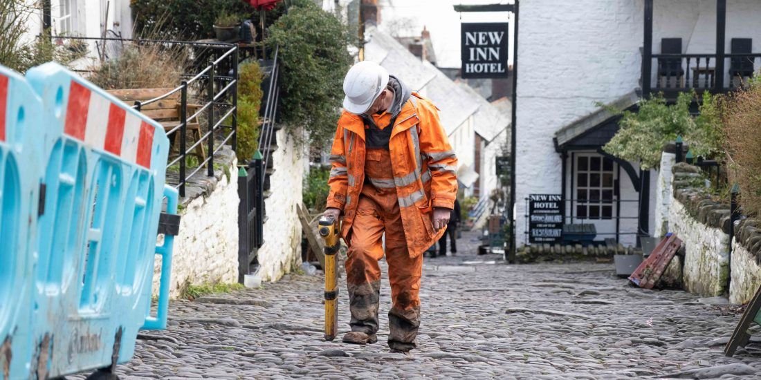 Man connecting Clovelly